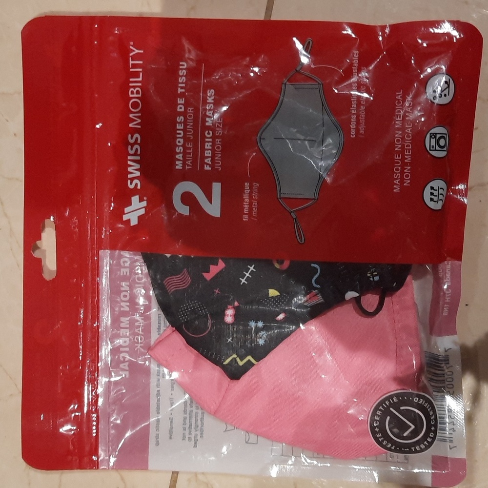 FLU SEASON 2 REUSABLE FACE MASKS 😷 GIRLS AUTHENTIC GENUINE SWISS MOBILITY NIP